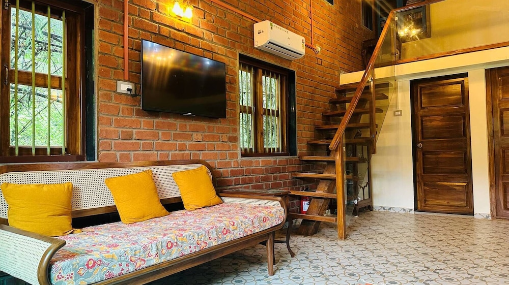 Green Roots Farm Stay in Shahapur, India