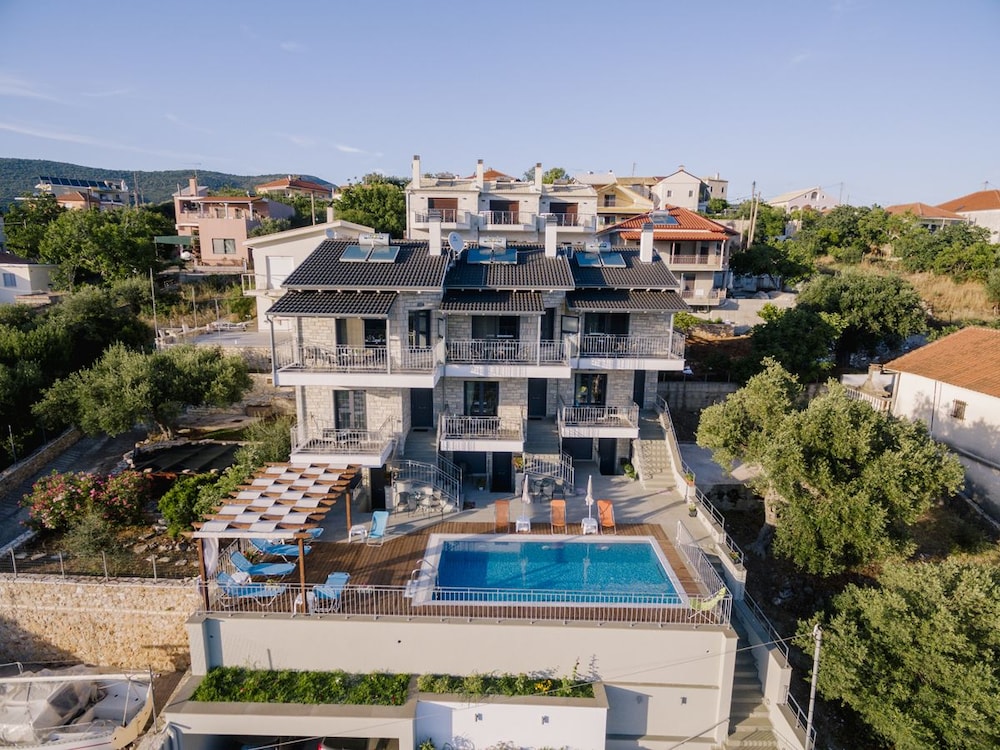 Villa Mons & Mare — 4-Star Luxury Hotel in Igoumenitsa, Greece