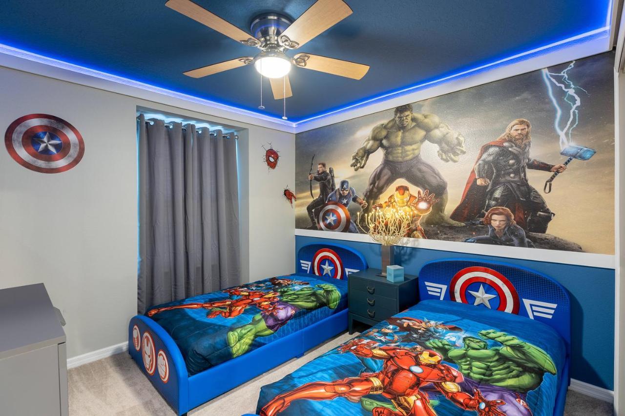 Home Pool Game Room on Resort — hotel in Loughman