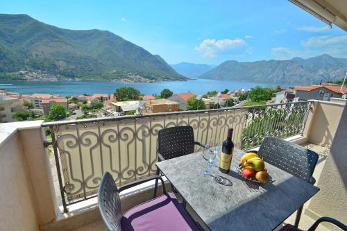 Four season seaview lovely 2 bedroom apartment — 4-Star Luxury Hotel in Kotor, Montenegro