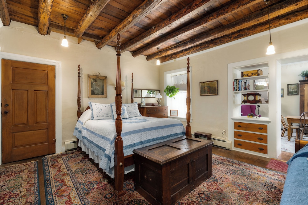 The Stagecoach Inn Bed & Breakfast and Five20 Social Stop - photo 27