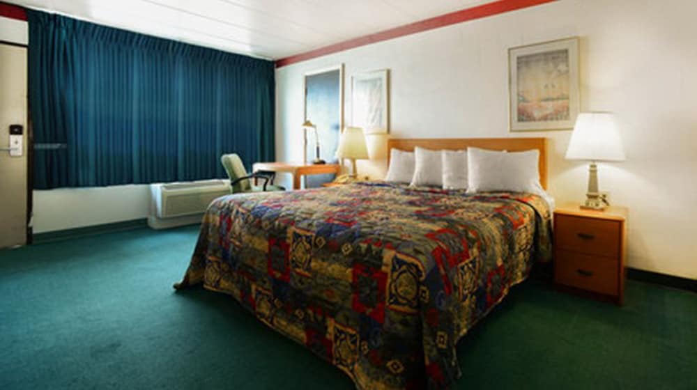Loyalty Inn Maryville - photo 10