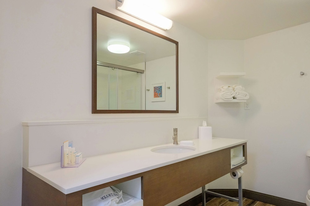 Hampton Inn Edenton - photo 50