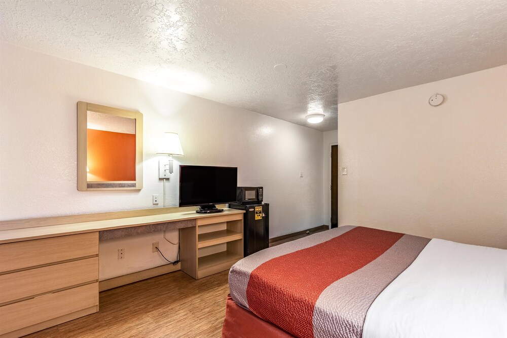 Motel 6 Houston North Spring - photo 13
