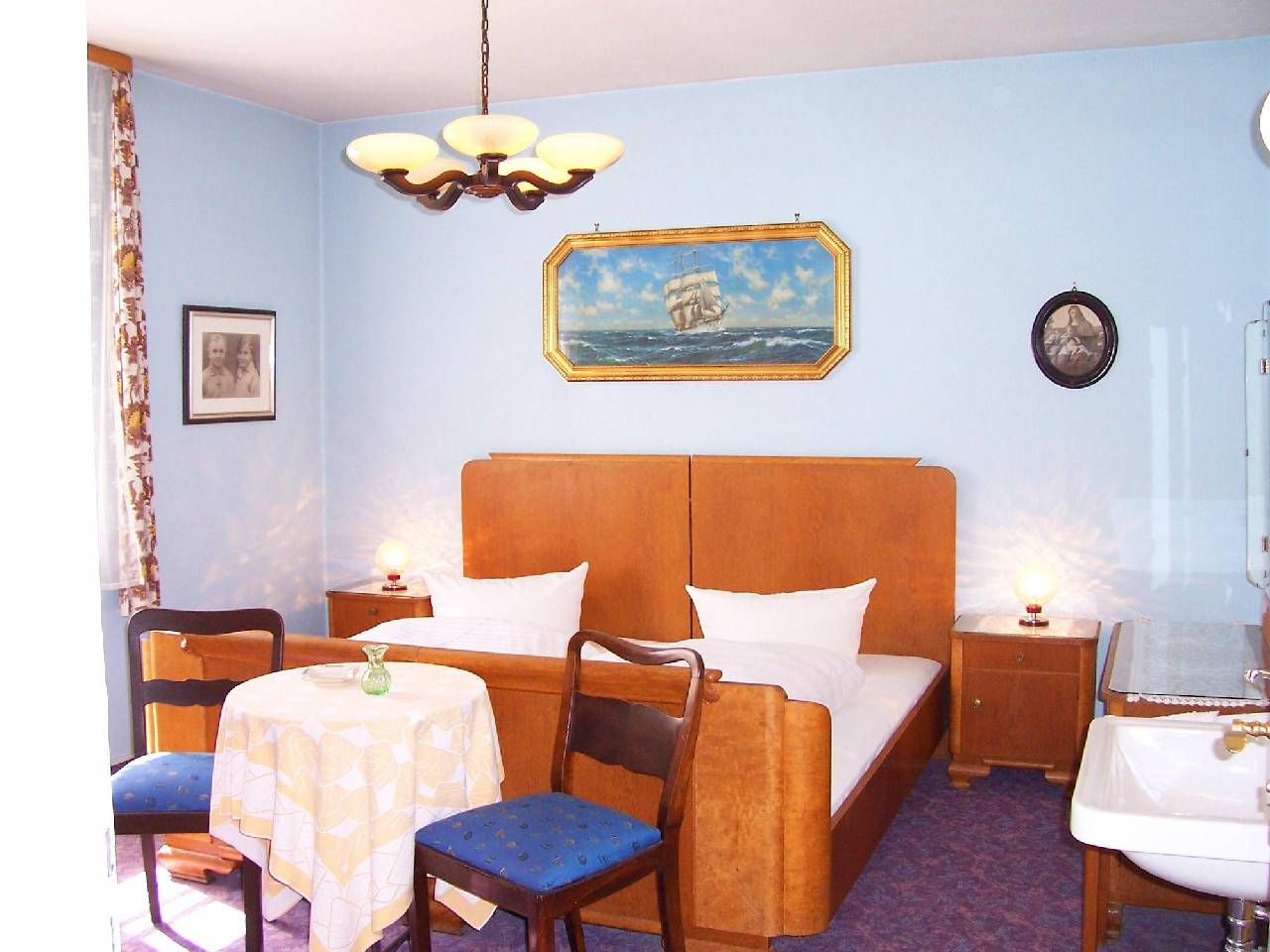 Guest room