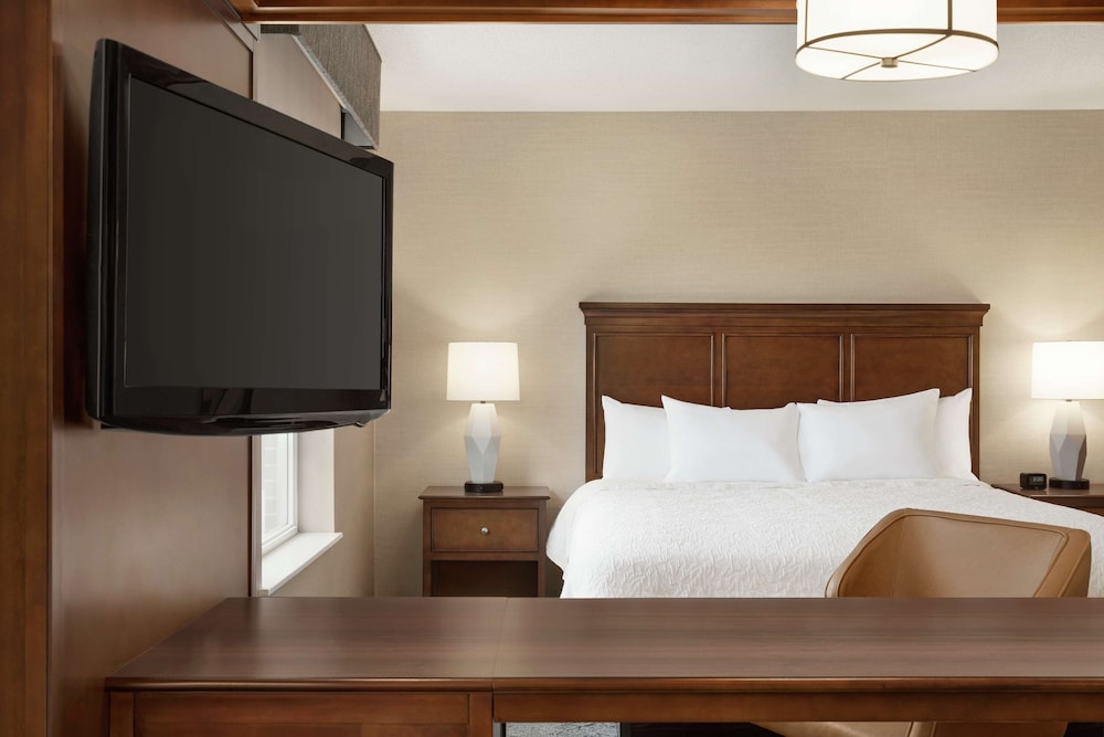 Hampton Inn & Suites Exeter - photo 19