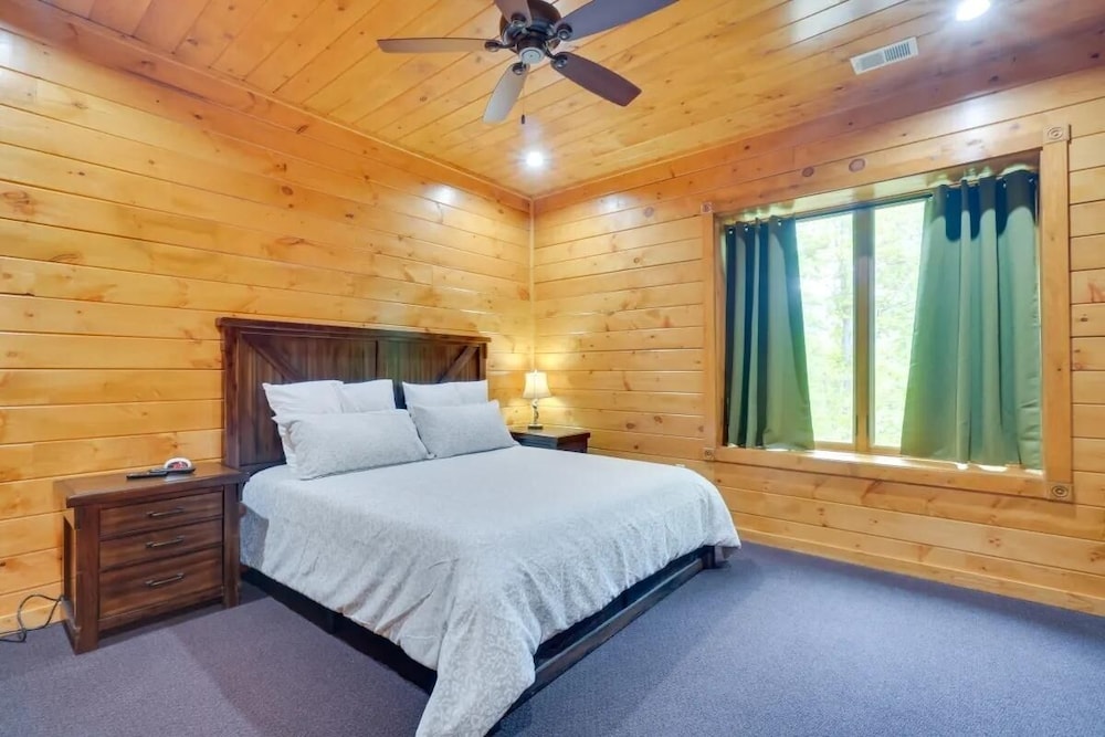 Sensational Views 4 Bedroom Cabin by Heavenly Views Resort - photo 5