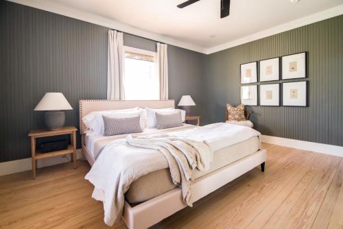 The Gable 3 BLKS from Main St in Fredericksburg, United States