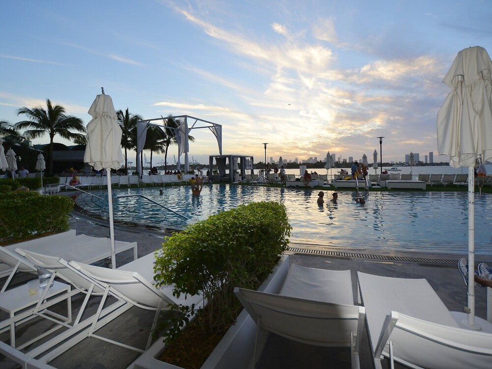Suite 1100 West Av in a 5 Hotel Pool With DJ #401 - photo 46