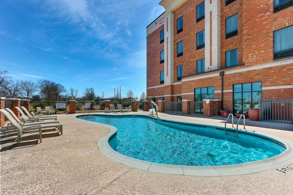 Hampton Inn & Suites Hartsville - photo 29