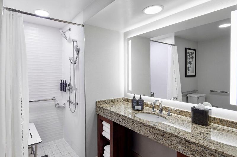 Sheraton Indianapolis Hotel at Keystone Crossing - photo 29