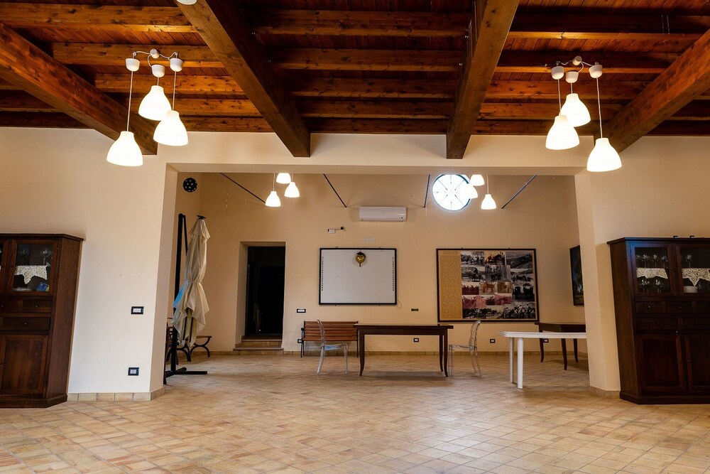 Roba Albanisi — hotel in Aragona