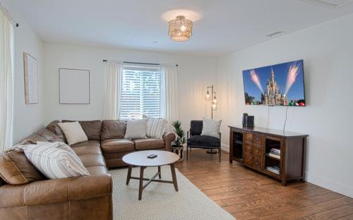 F 22 Castle House 2 — 4-Star Luxury Hotel in Anaheim, United States