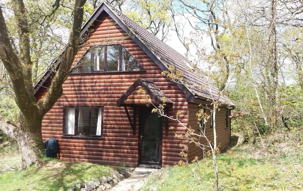 Bluebell 16 with Hot Tub in Carmarthen, United Kingdom