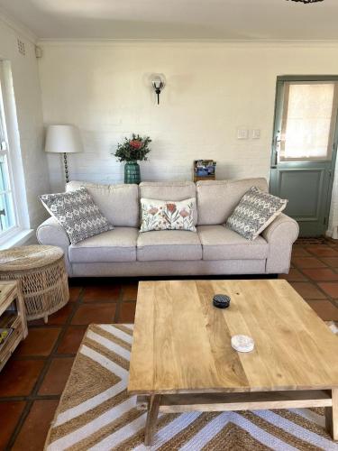 Family Friendly Cottage Pool Beautiful Garden & Incredible Views — 4-Star Luxury Hotel in Cape Town, South Africa