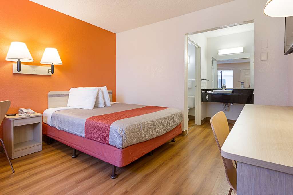 Motel 6 Mesa South - photo 12