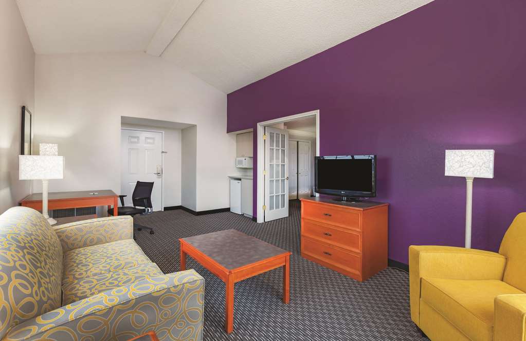La Quinta Inn by Wyndham Midland - photo 18
