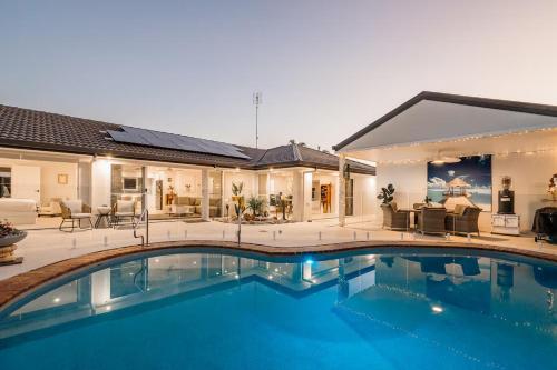 Luxury Mooloolaba Retreat with Spa & Pool in Mooloolaba, Australia