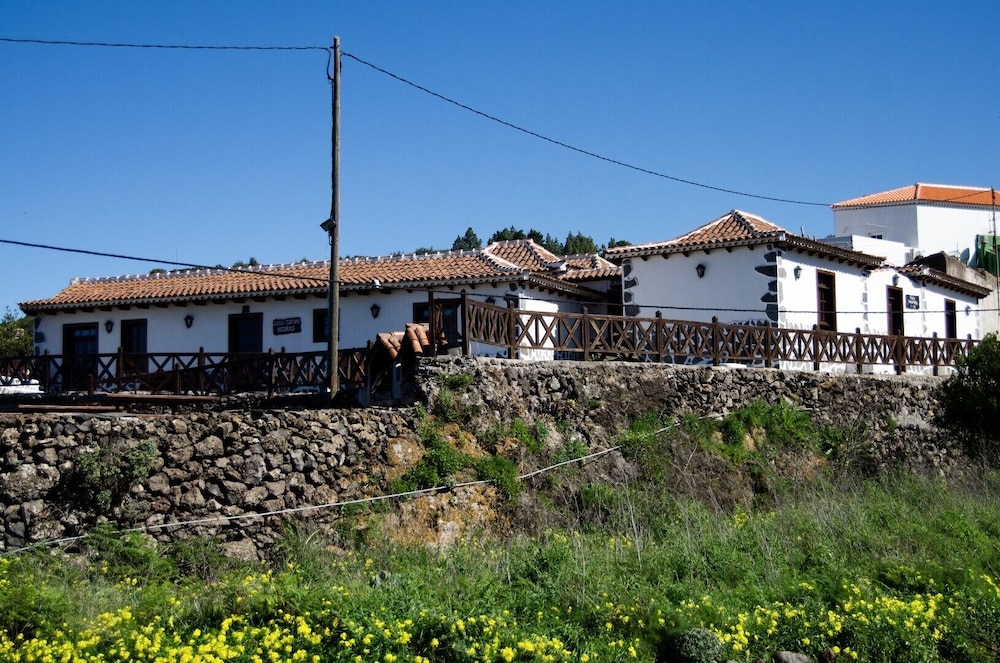 Casa Rural Monte del Agua — 4-Star Luxury Hotel in Los Silos, Spain