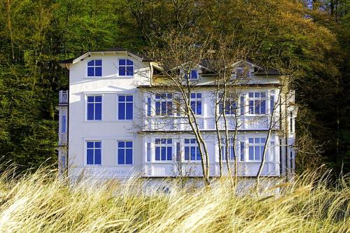 Villa Strandeck Ferienwohnung 06 — 4-Star Luxury Hotel in Ostseebad Binz, Germany