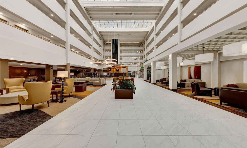Embassy Suites by Hilton Milwaukee Brookfield - photo 54