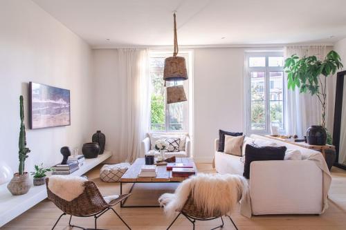 Appartement Design 5 Stars Avec Terrasse Et Parking Cannes by Halldis — 4-Star Luxury Hotel in Cannes, France
