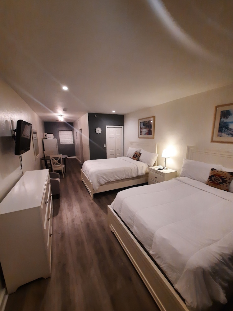 Stardust Hotel - carbon neutral hotel in Miami Beach