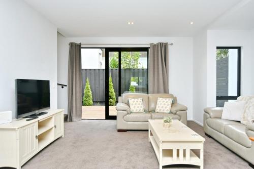 City Townhouse 2BR Comfort Private & Parking — 4-Star Luxury Hotel in Christchurch, New Zealand