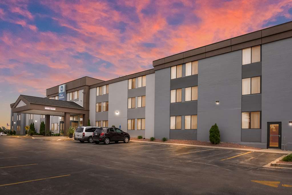 Best Western Waukesha Grand - photo 21