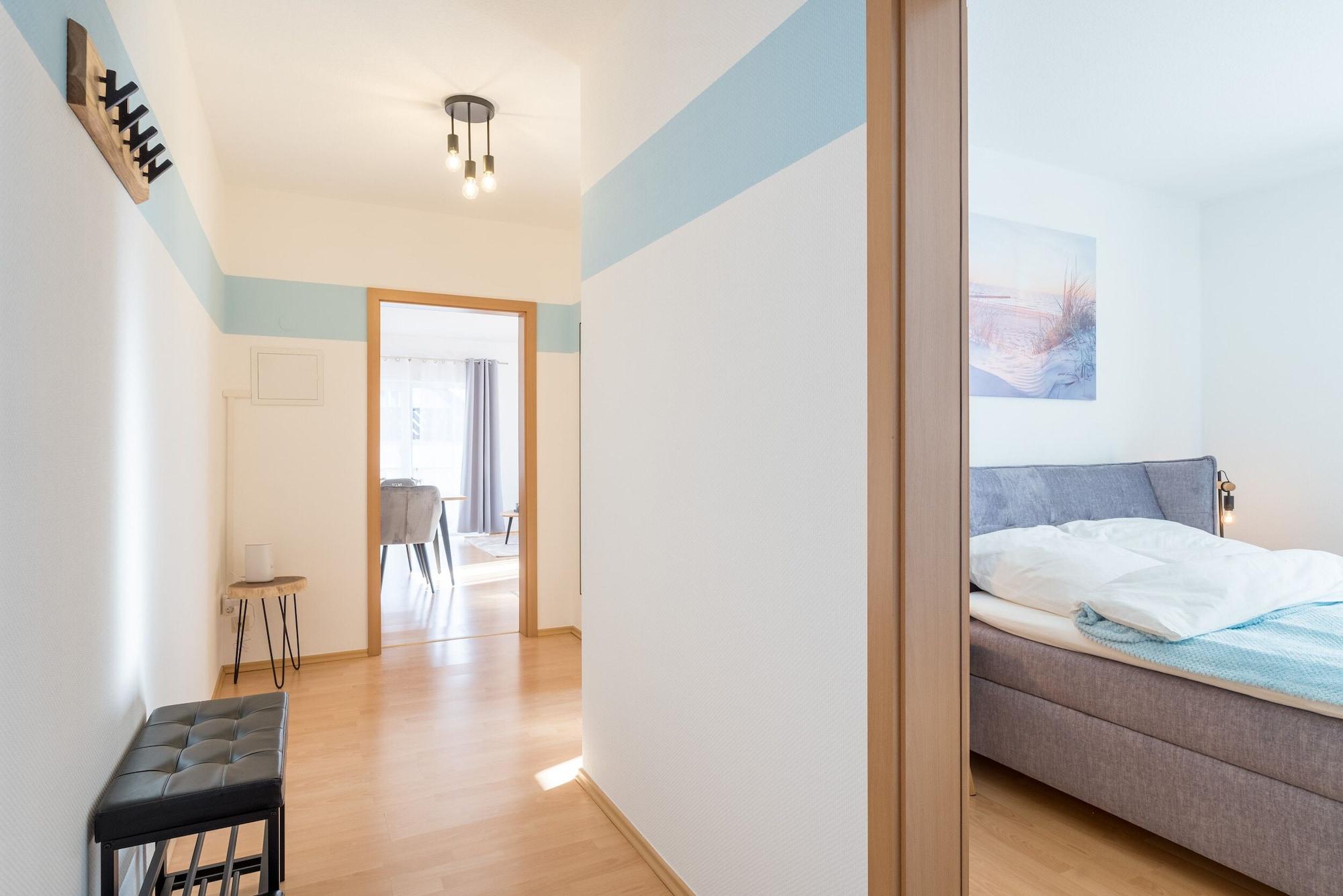 Harmony: Edersee Apartment Sperrmauer Lounge — 4-Star Luxury Hotel in Waldeck, Germany