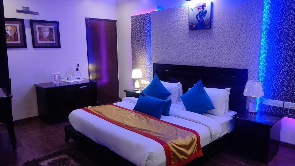 Hotel Comfort Inn Bl in Bareilly, India