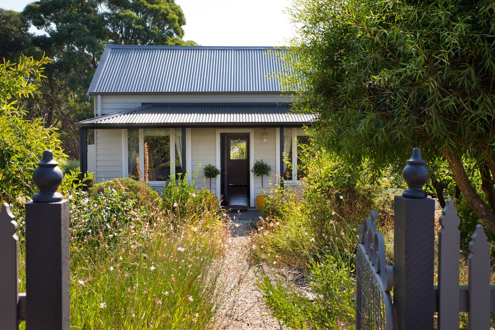 Koovelly Garden Studio cosy retreat in Bendigo, Australia