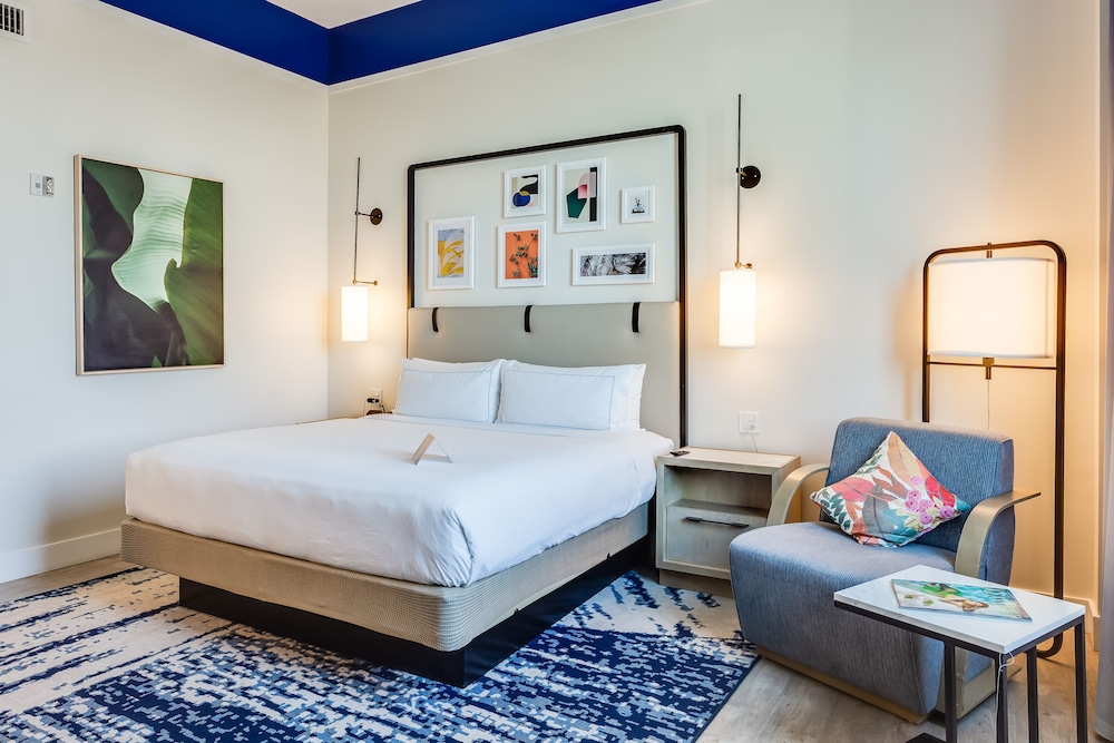 SERENA Hotel Aventura Miami Tapestry Collection by Hilton - photo 12