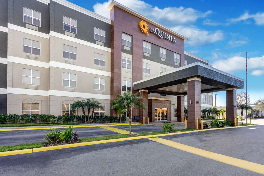 La Quinta Inn & Suites by Wyndham Tampa Central - featured photo