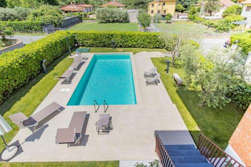 Villa Asmara Piscina AC WI FI Park — 4-Star Luxury Hotel in Capannori, Italy