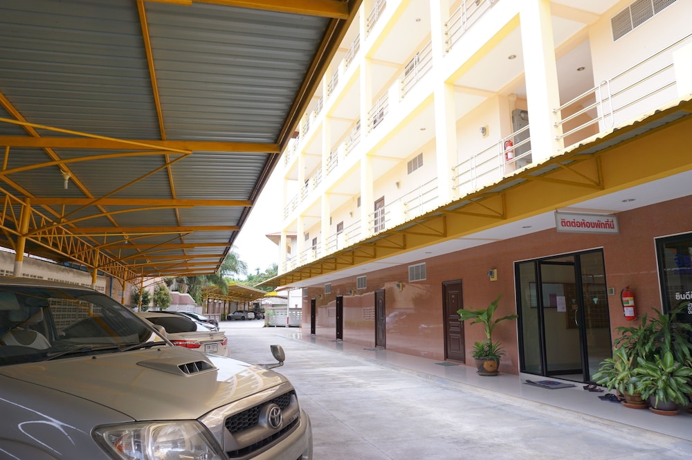 Jirasin Hotel & Apartment in Ranong, Thailand