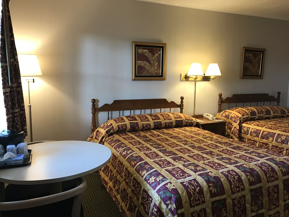 Lancaster Motel - photo 4