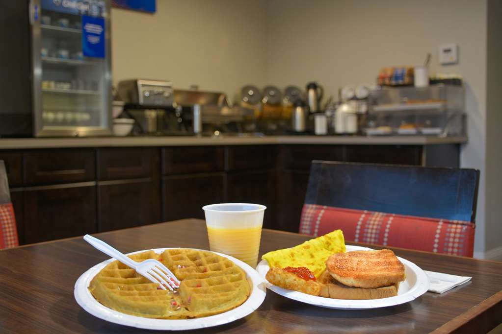 Comfort Inn & Suites Moreno Valley near March Air Reserve Base - photo 36