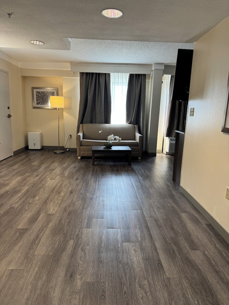 Spark by Hilton Fort Myers - photo 21