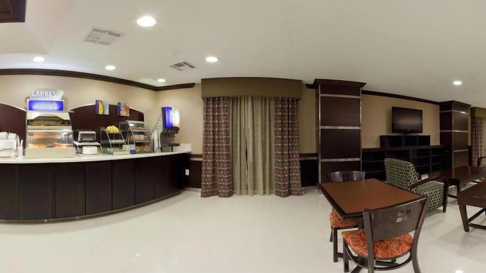 Holiday Inn Express Hotel & Suites AMITE by IHG - photo 19
