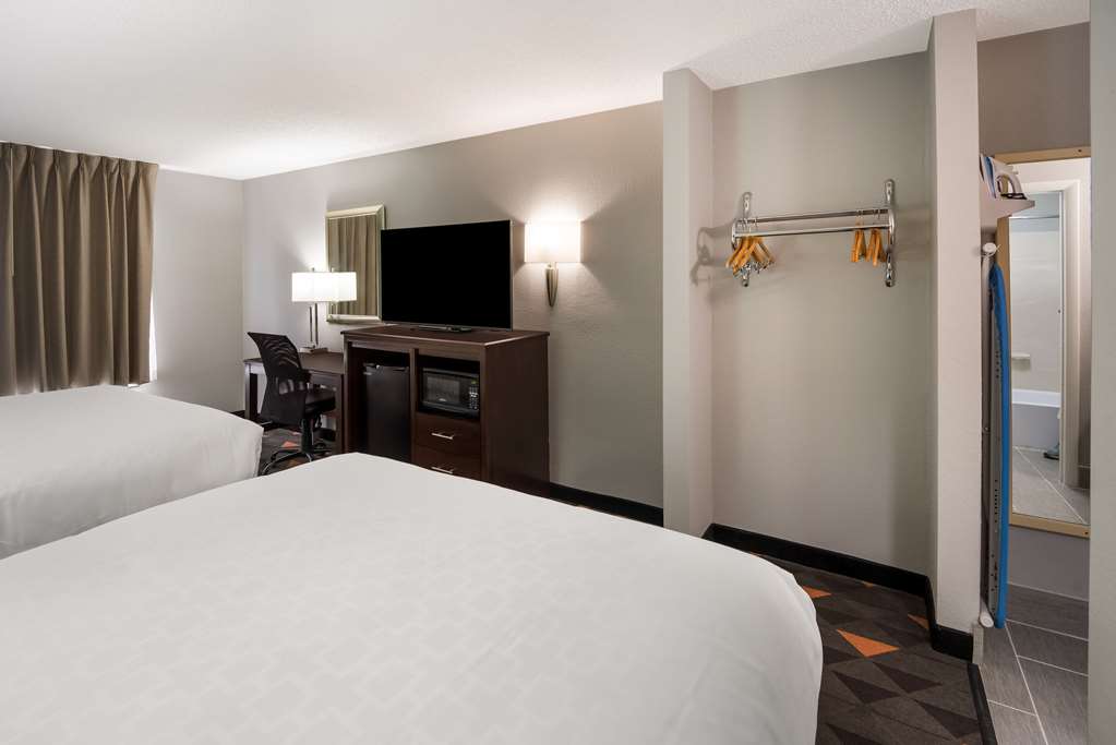 Clarion Pointe Indianapolis Northeast - photo 28