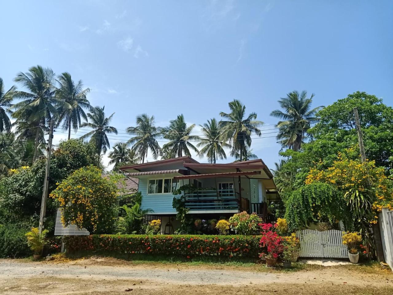 Boons Bungalow Ban Krut — 4-Star Luxury Hotel in Bang Saphan, Thailand