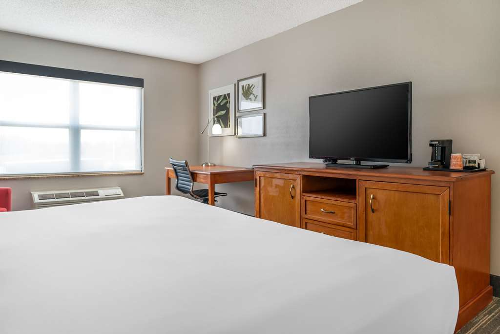 Country Inn & Suites by Radisson Rossford Toledo South - photo 20