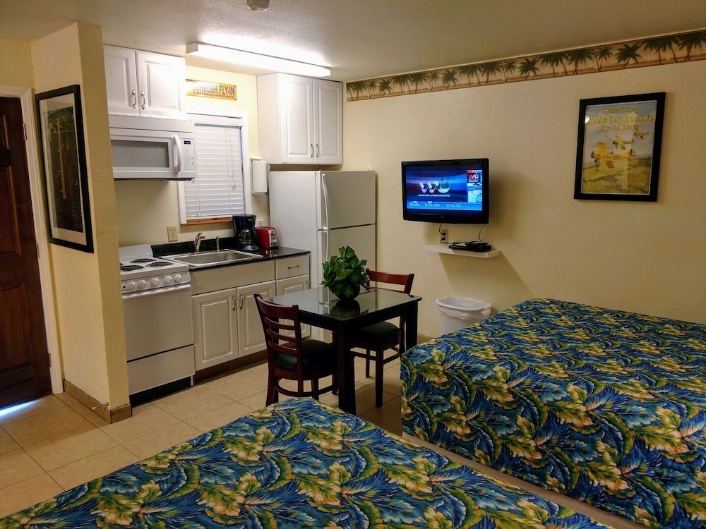 Amelia's Landing Hotel - photo 18