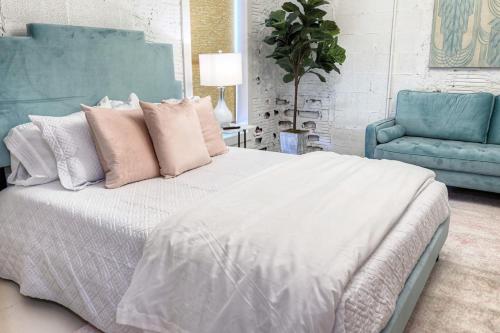 The Oleander Hotel Room Number 1 — Galveston — photo 2