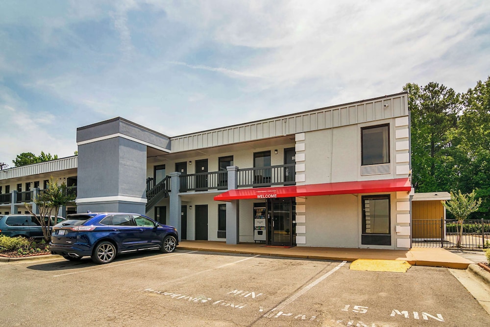 Econo Lodge Research Triangle Park - photo 28