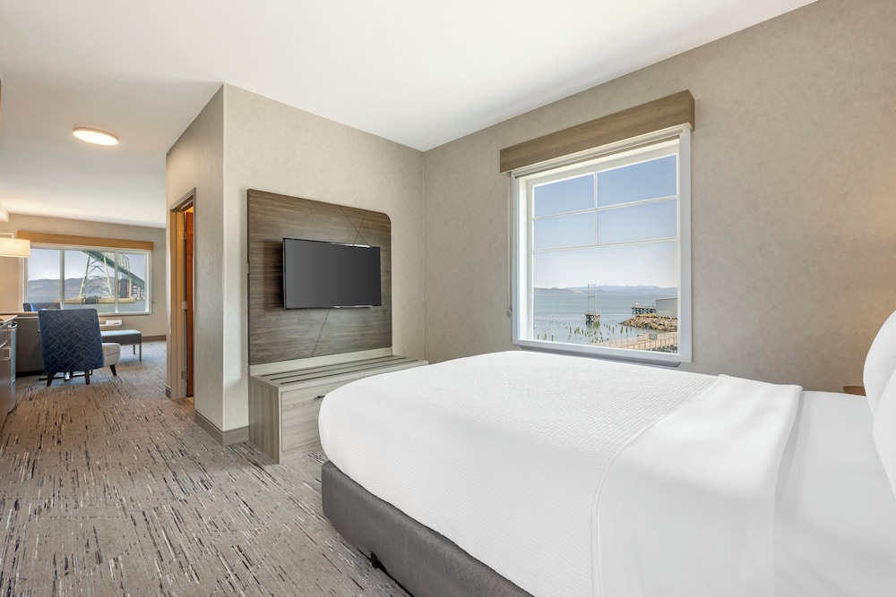 Holiday Inn Express & Suites Astoria by IHG - photo 30