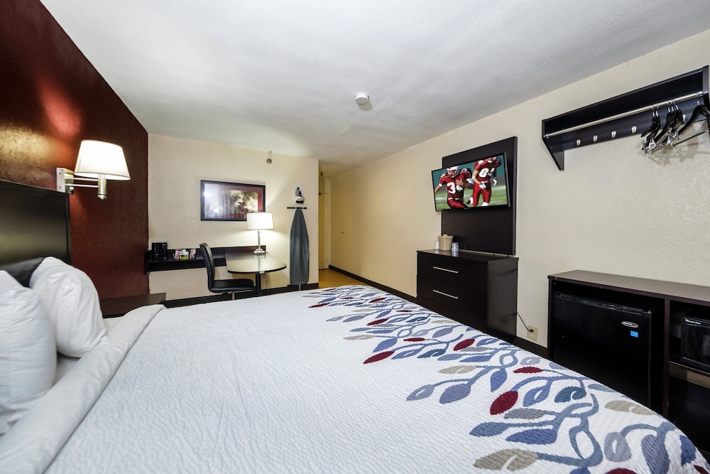 Red Roof Inn Jacksonville Cruise Port - photo 17