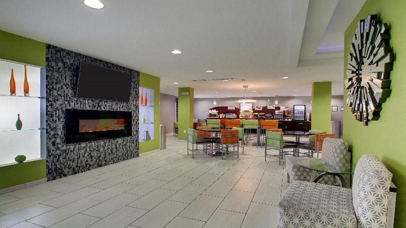 Holiday Inn Express & Suites Jackson Downtown Coliseum by IHG - photo 4
