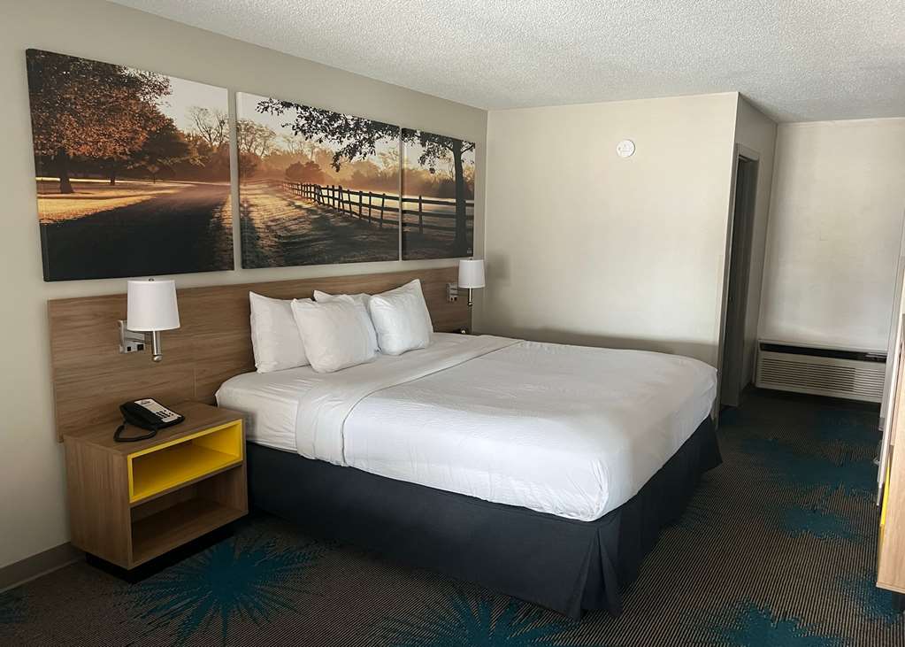 Days Inn by Wyndham Valdosta I 75 - photo 21